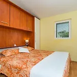 Apartament Angie Nečujam