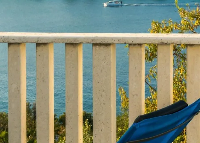 公寓 Angie Nečujam